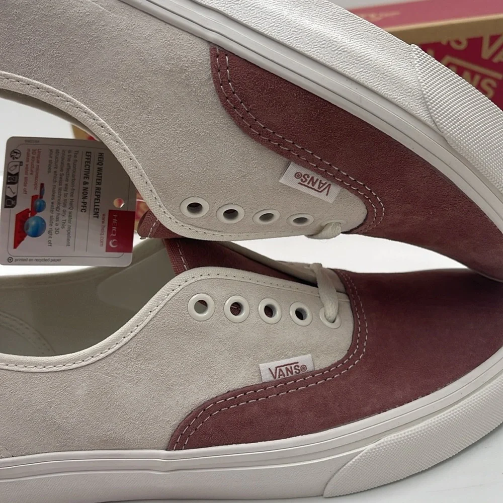 Vans Men’s Authentic
Pig Suede Withered Rose
VN000BW5CHO
Sneakers - Picture 14 of 16